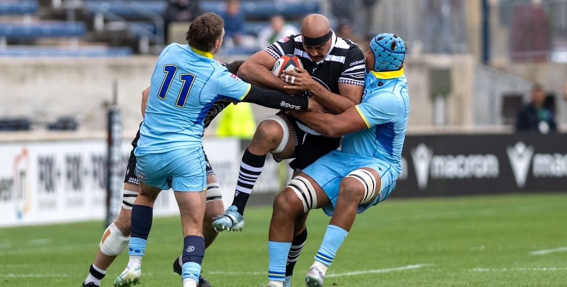 LA get the bonus point win at the death in Chicago