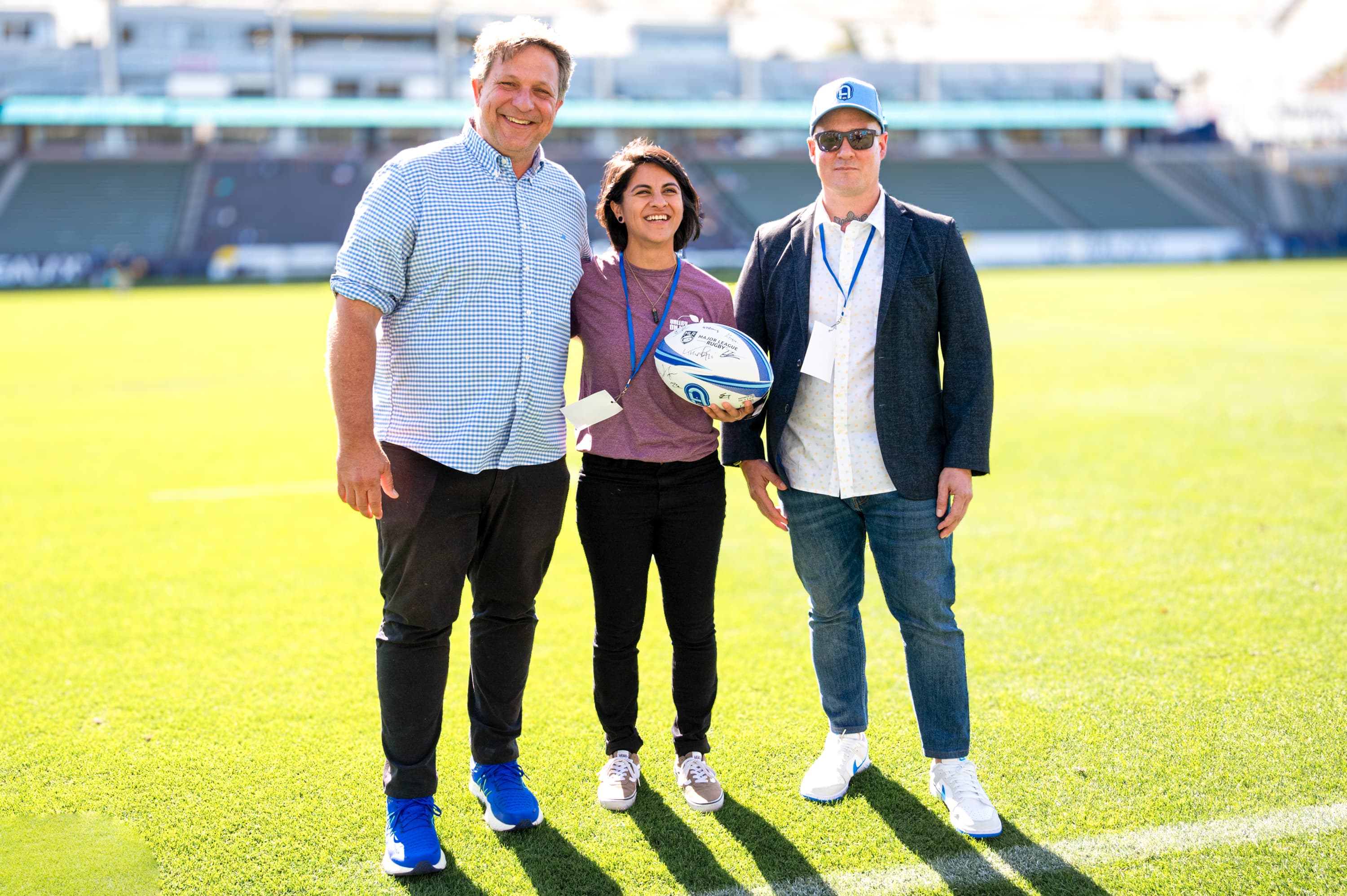 Thank you Chris Habermehl, from Cedars Sinai Institute Kerlan-Jobe Institute, for presenting our team-signed ball to Evelin Avila, our Local Hero winner at our home match this weekend. Thank you Evelin for your support and dedication to the San Fernando Valley Women’s Rugby Club.