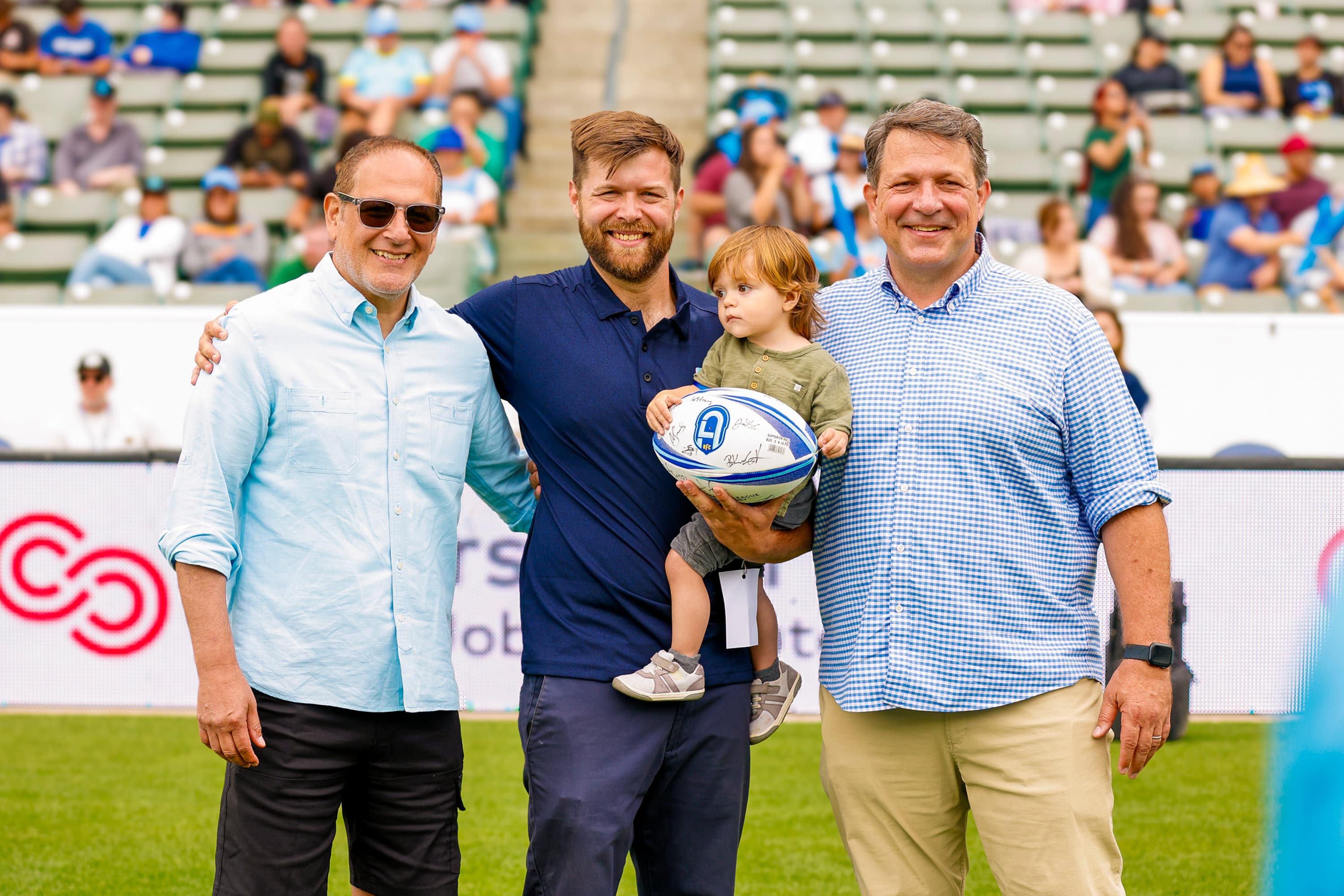 Thank you to Robert Alvarado, Director of Business Development at Cedars Sinai Kerlan-Jobe Institute, and Pete Sickle, CEO and founder of RFCLA, for helping us recognize our most recent rugby hero at Sunday’s match! The recipient of this prestigious award was Harrison Herndon, the founder of Rugby LA. Harrison has been pivotal in introducing rugby to more than 20,000 kids and 300 schools, providing equitable access to all Angelenos.